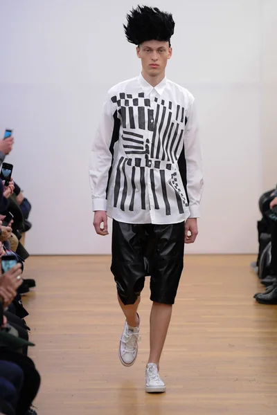 Look 27